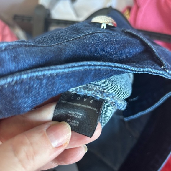 NWT GENERATION LOVE Justine Straight Leg Denim
Pants Silvertone Buttons - Picture 9 of 11